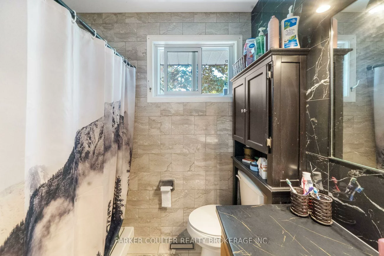 54, Ferris, Cundles East, Barrie