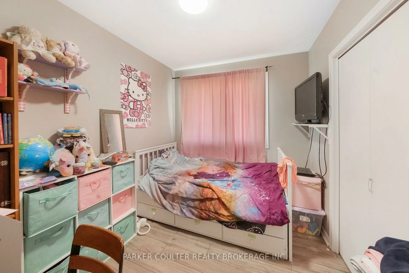 54, Ferris, Cundles East, Barrie
