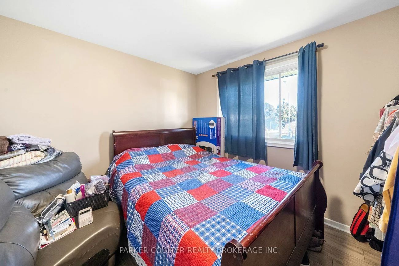 54, Ferris, Cundles East, Barrie