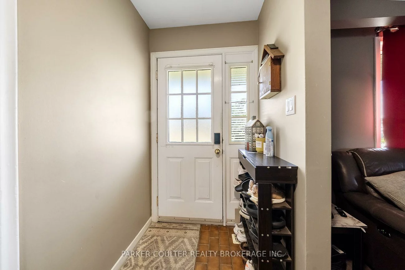 54, Ferris, Cundles East, Barrie