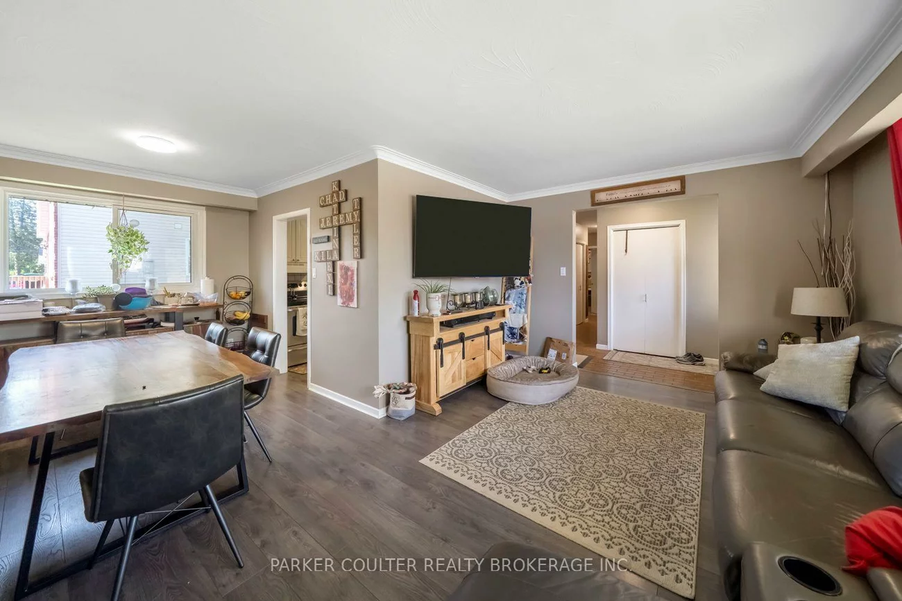 54, Ferris, Cundles East, Barrie