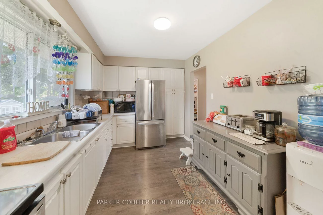 54, Ferris, Cundles East, Barrie