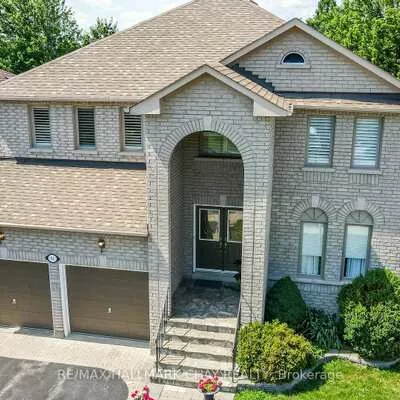 14, Imperial Crown, Innis-Shore, Barrie