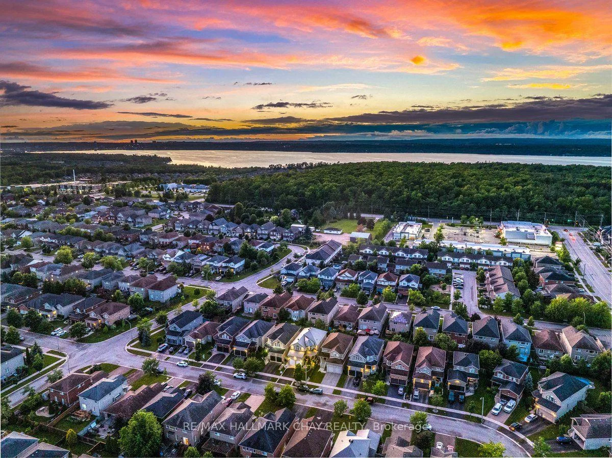 12, Parisian, Innis-Shore, Barrie