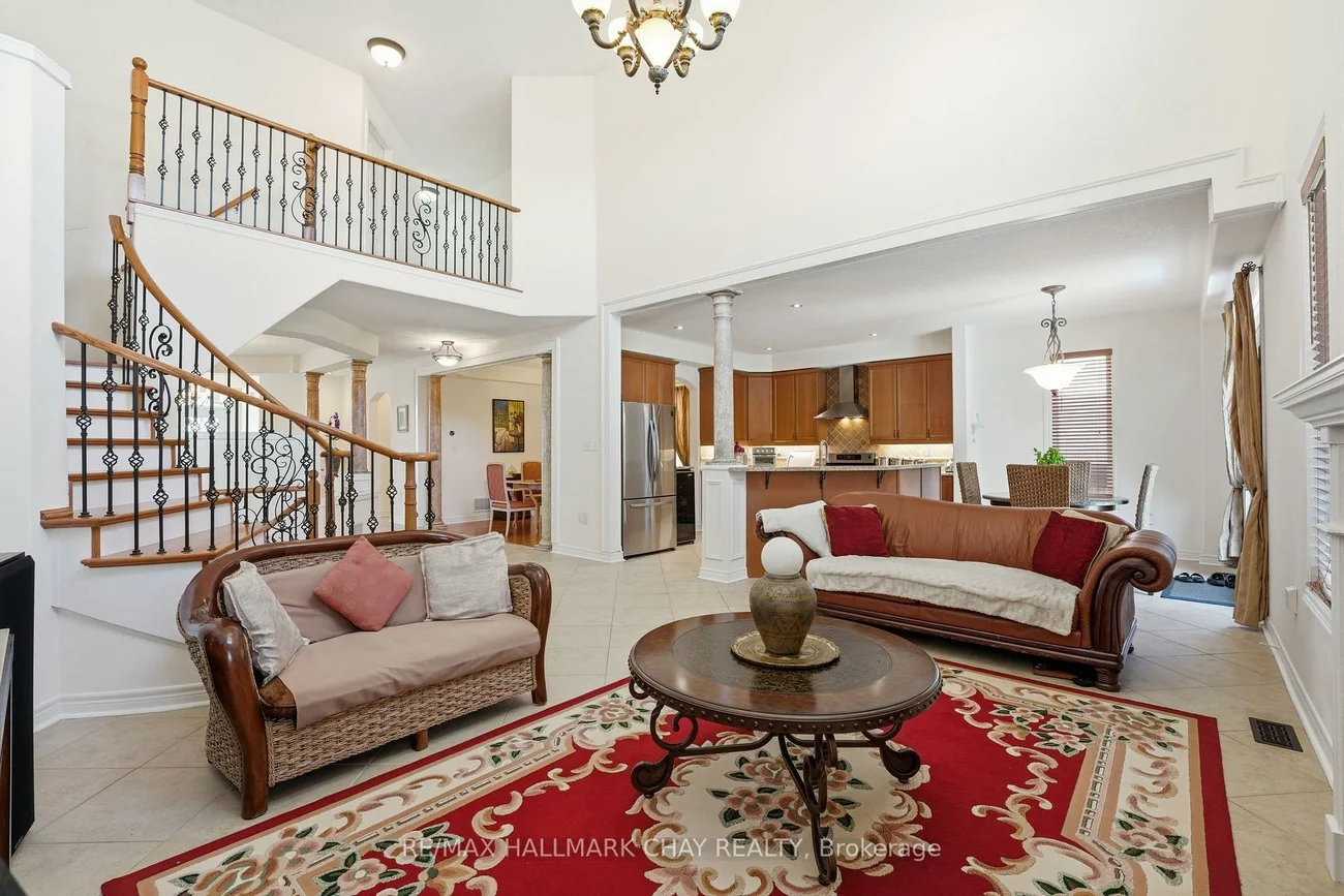12, Parisian, Innis-Shore, Barrie