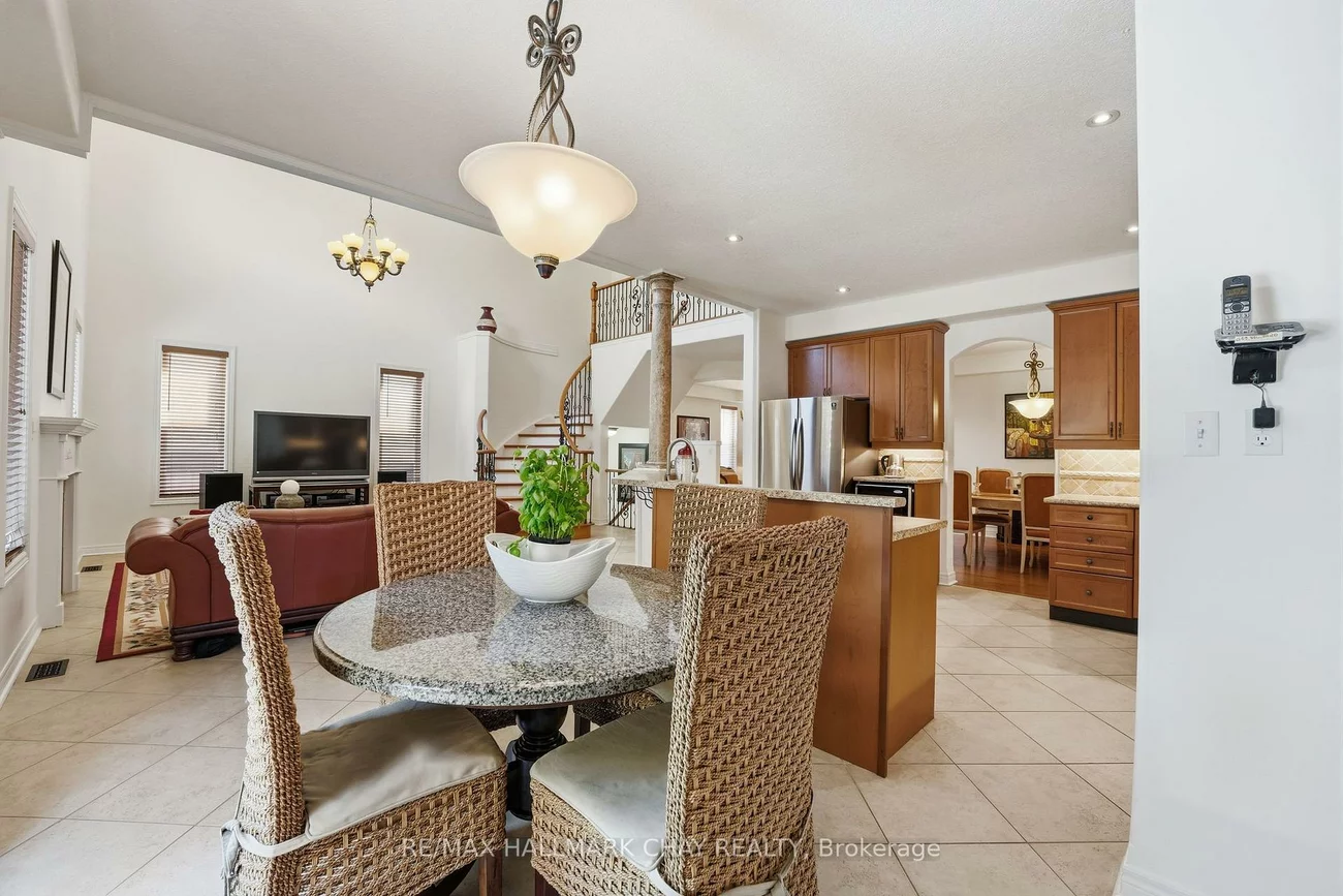 12, Parisian, Innis-Shore, Barrie