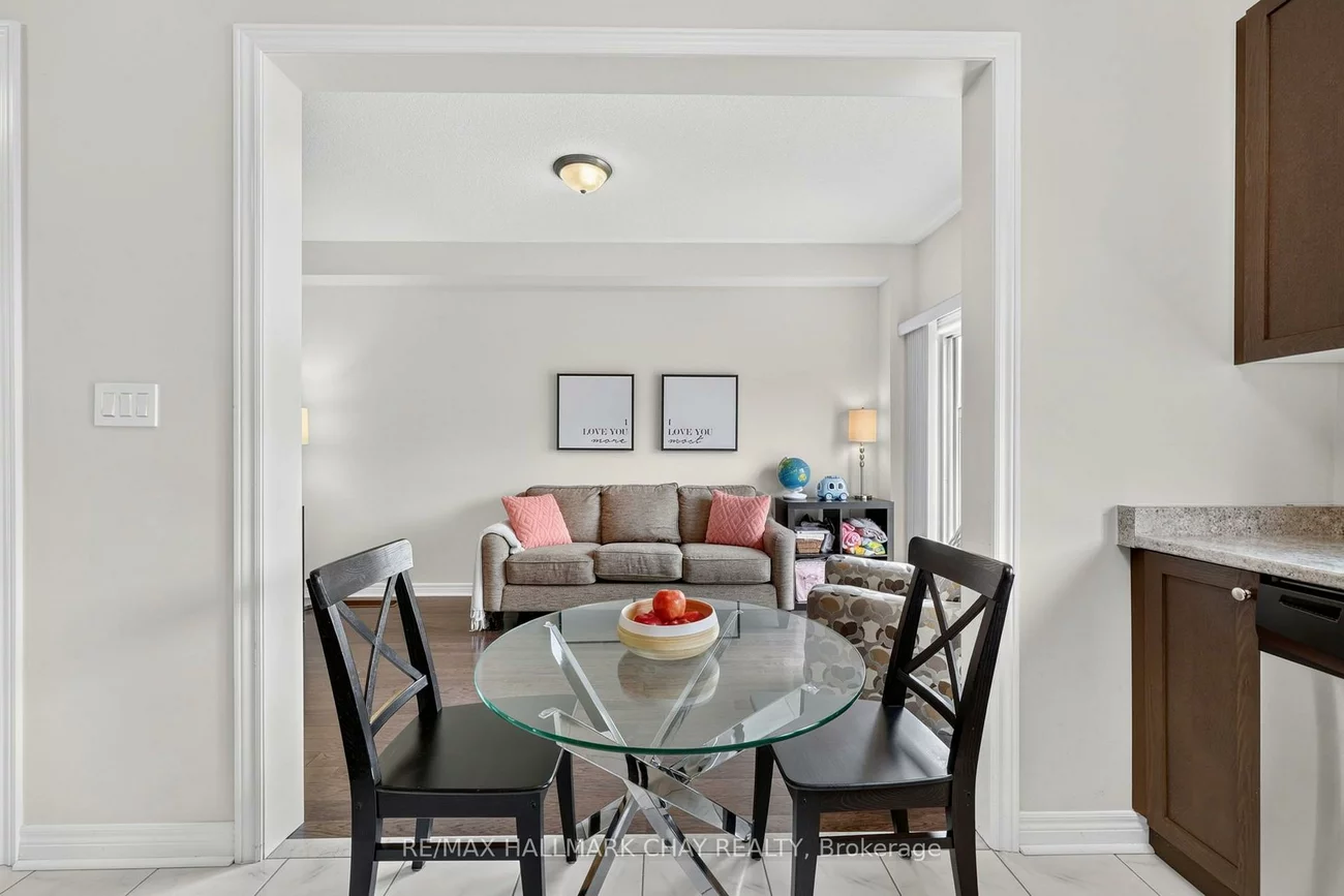 21, Pearcey, West Bayfield, Barrie