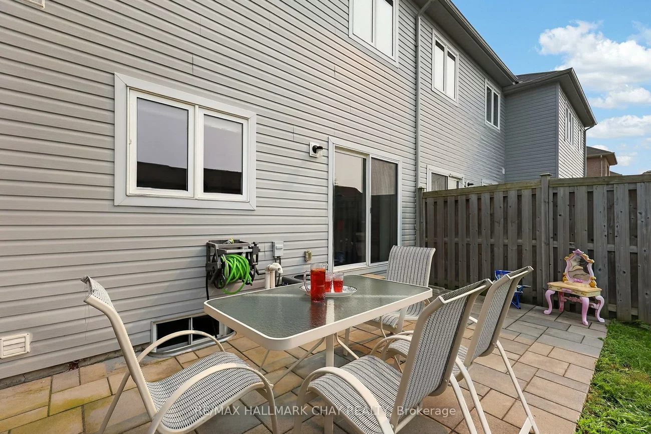 21, Pearcey, West Bayfield, Barrie