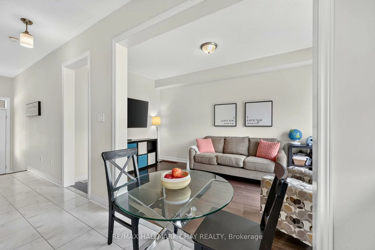 21, Pearcey, West Bayfield, Barrie