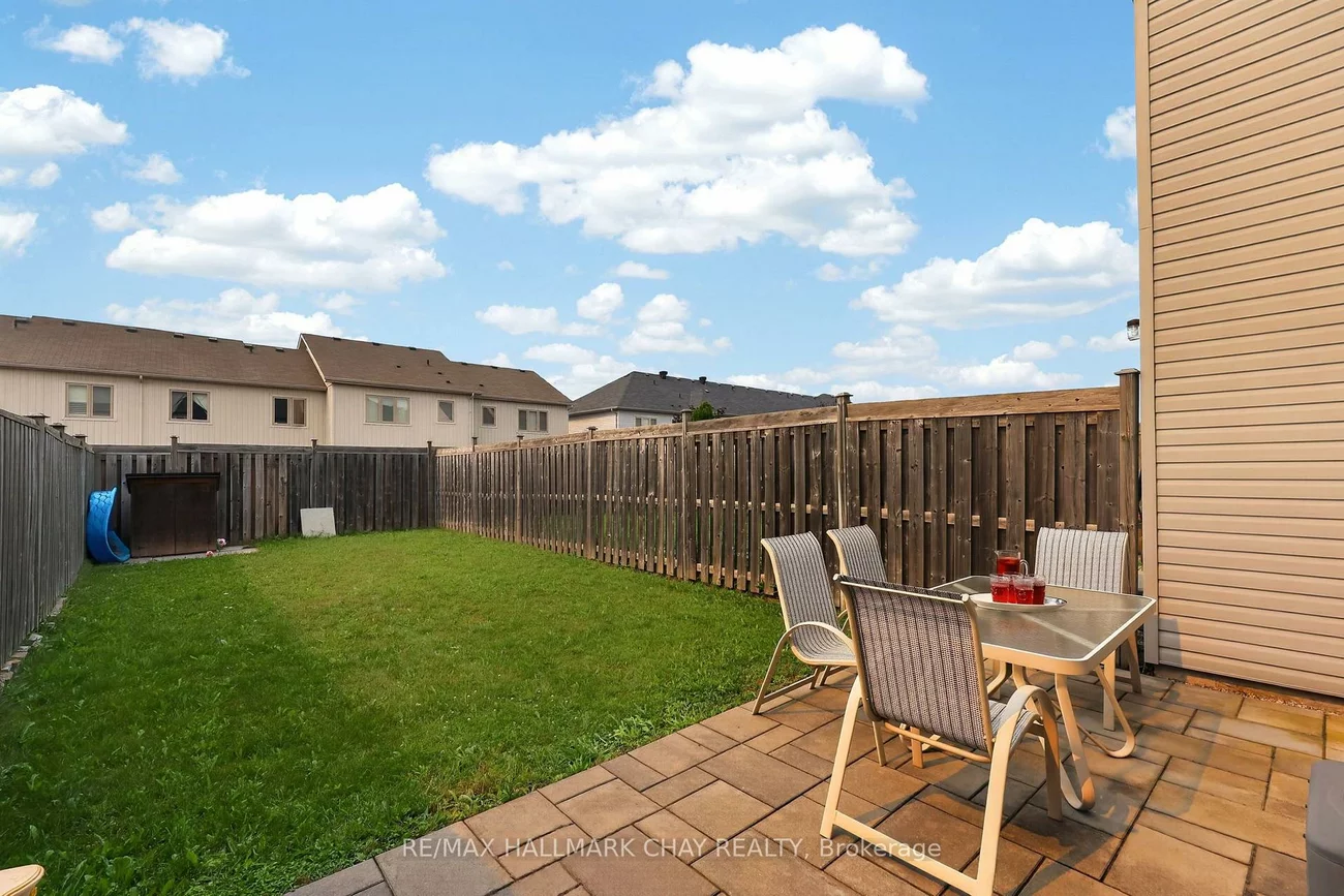 21, Pearcey, West Bayfield, Barrie