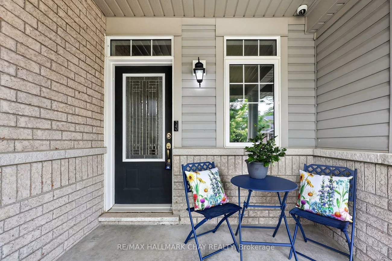21, Pearcey, West Bayfield, Barrie