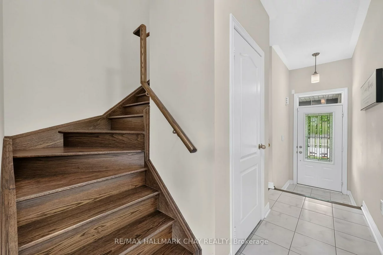 21, Pearcey, West Bayfield, Barrie