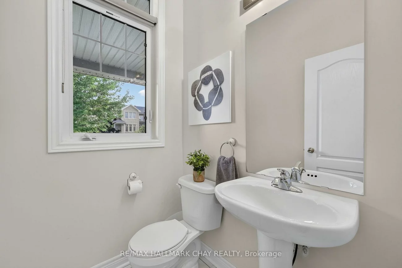 21, Pearcey, West Bayfield, Barrie