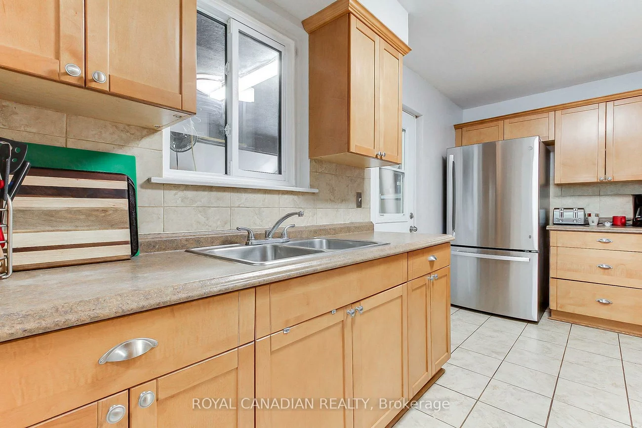 46, Austen, Letitia Heights, Barrie