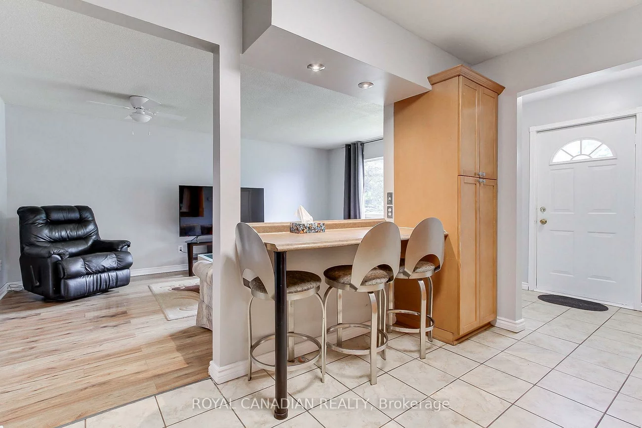 46, Austen, Letitia Heights, Barrie