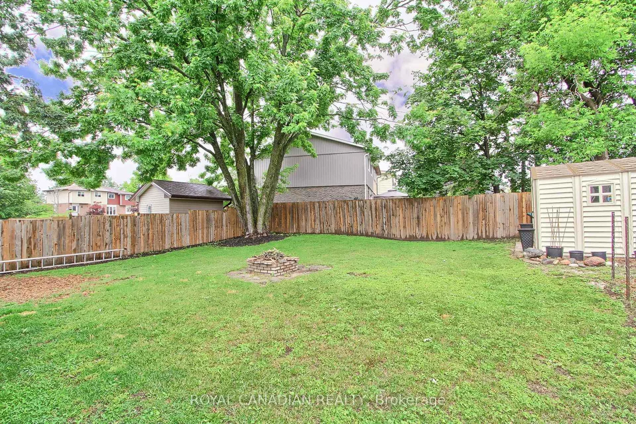 46, Austen, Letitia Heights, Barrie