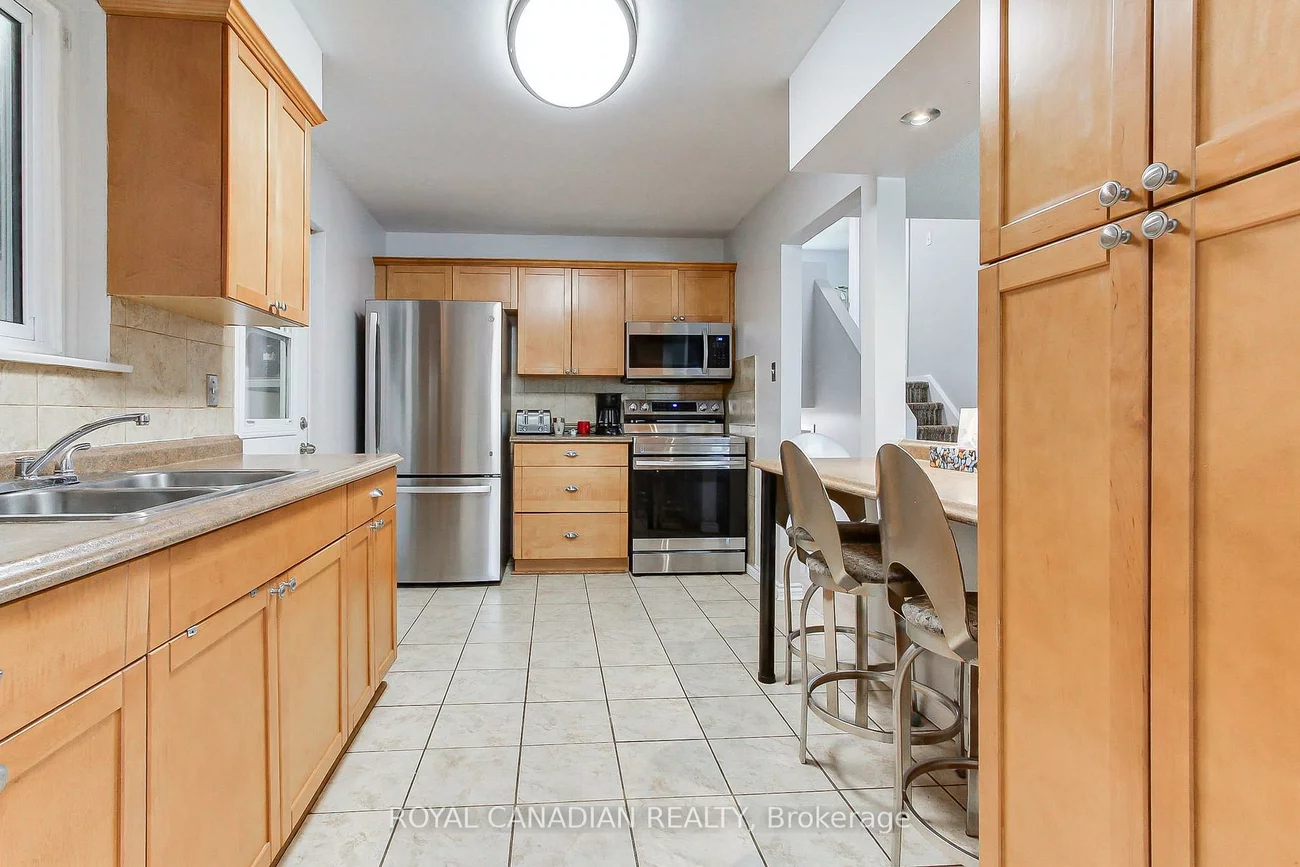 46, Austen, Letitia Heights, Barrie