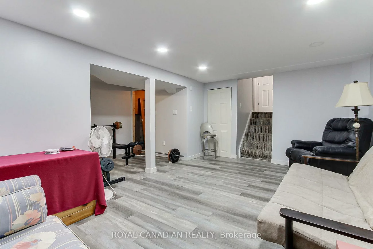 46, Austen, Letitia Heights, Barrie