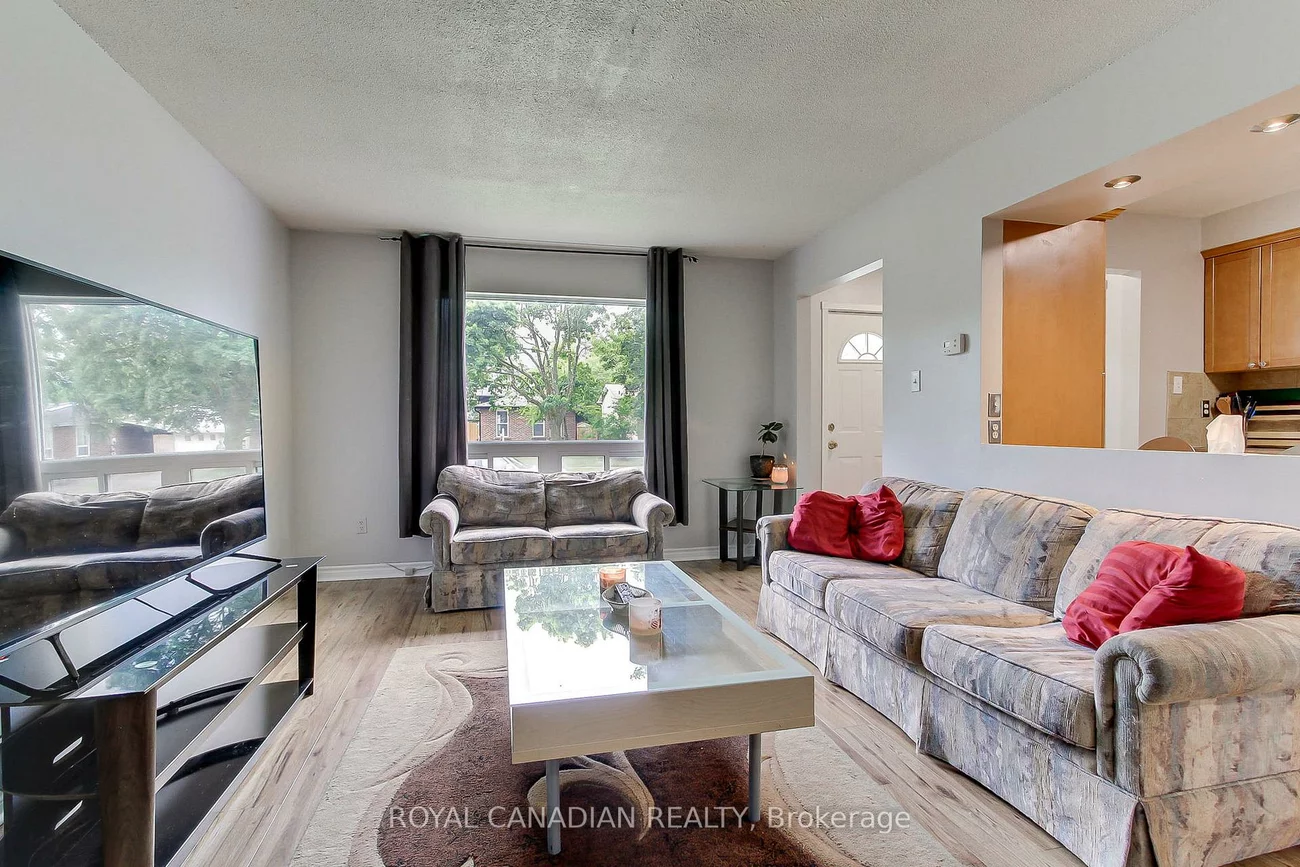 46, Austen, Letitia Heights, Barrie