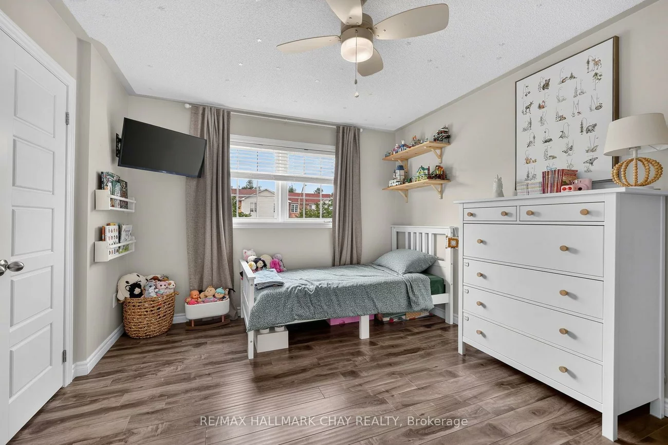 65, Pickett, Painswick North, Barrie