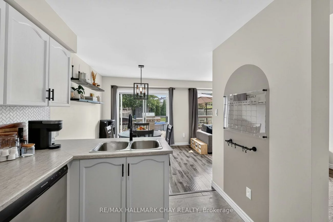 65, Pickett, Painswick North, Barrie