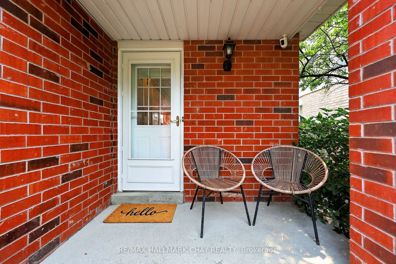 65, Pickett, Painswick North, Barrie