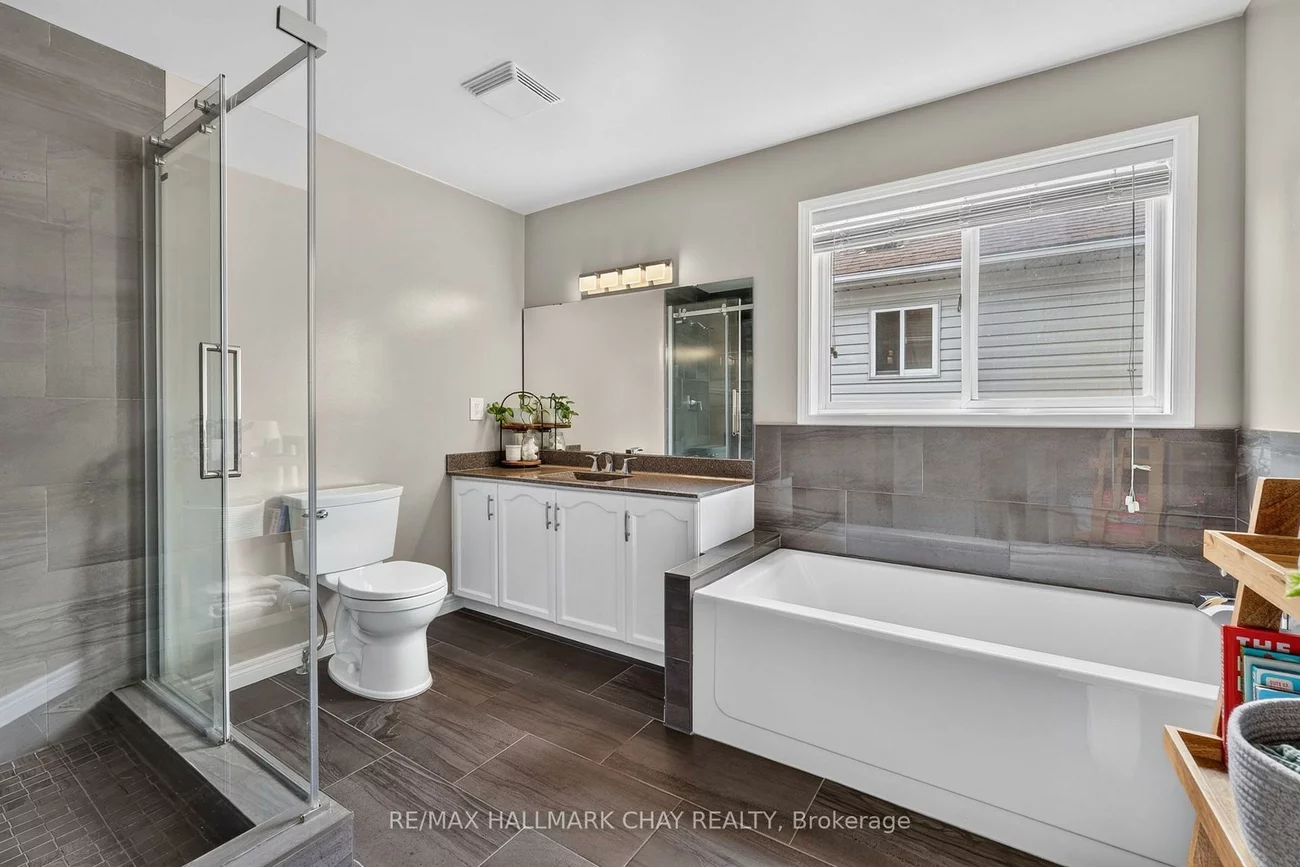 65, Pickett, Painswick North, Barrie