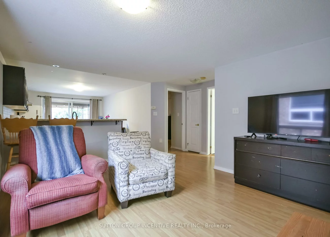22, Peregrine, Little Lake, Barrie