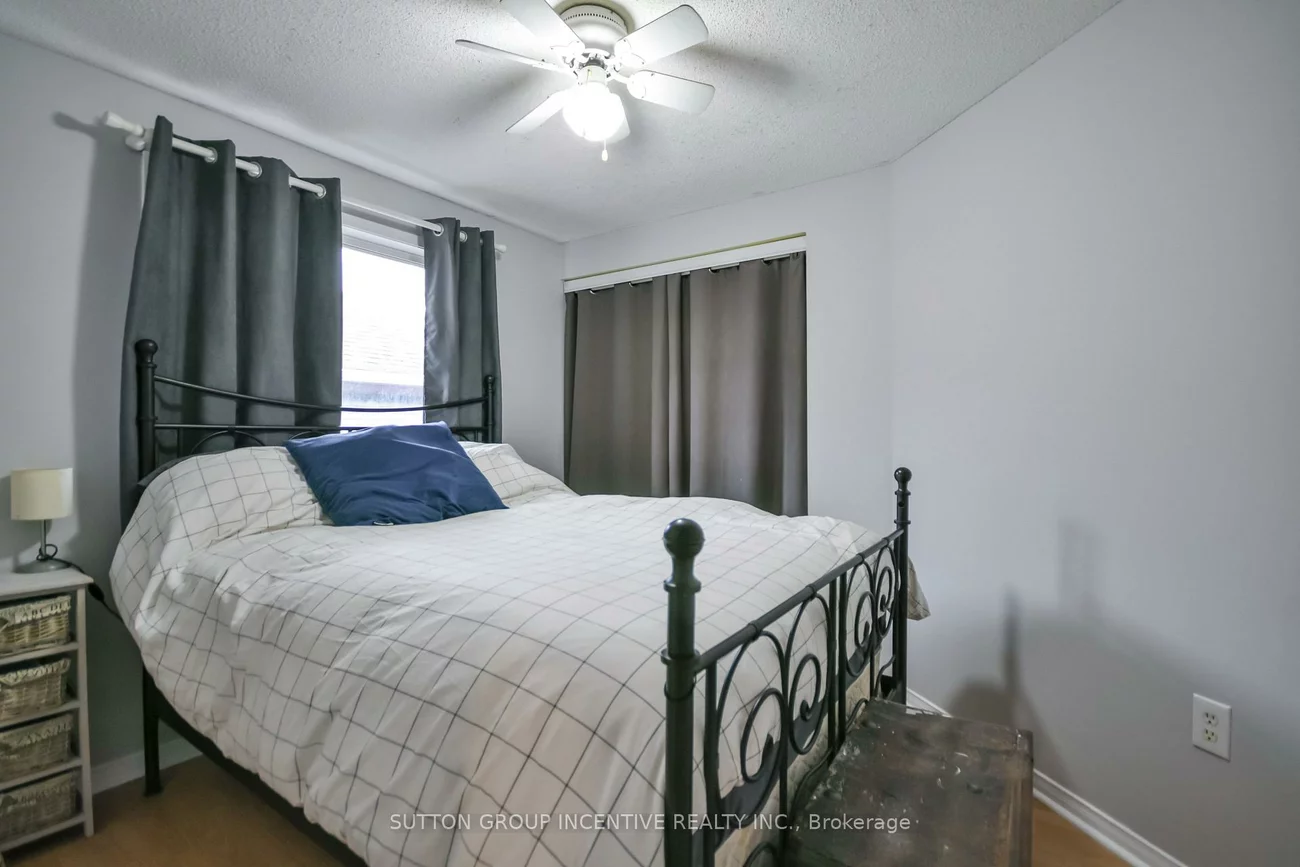 22, Peregrine, Little Lake, Barrie