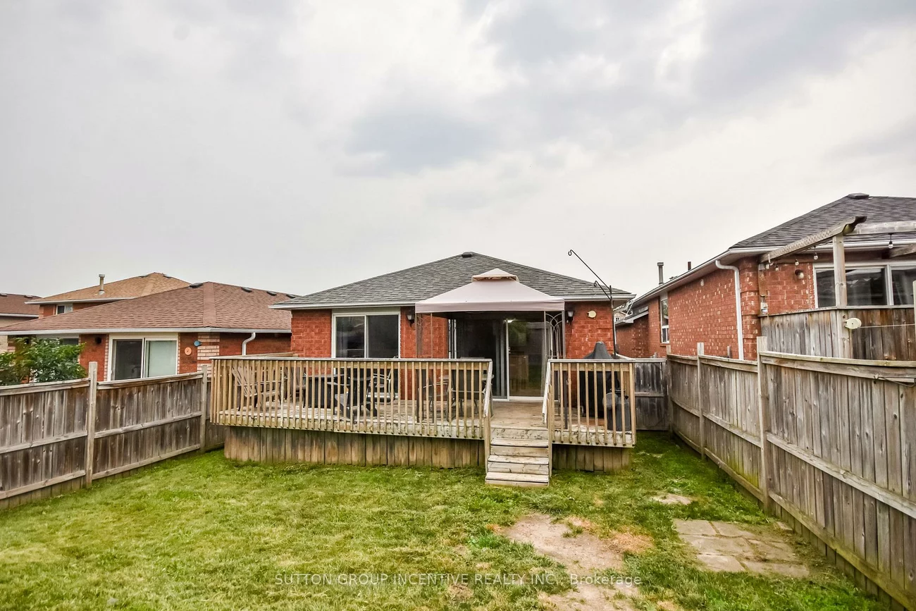 22, Peregrine, Little Lake, Barrie