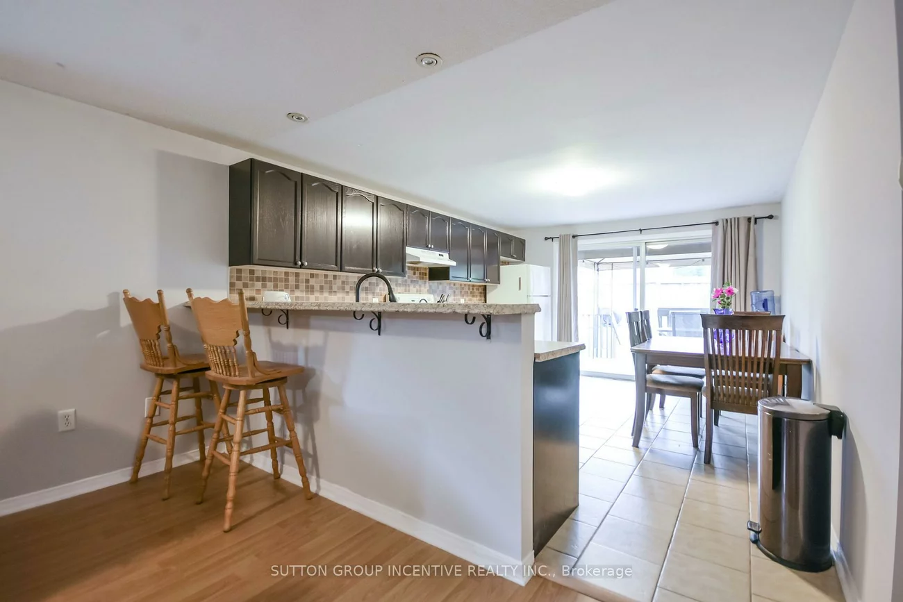 22, Peregrine, Little Lake, Barrie