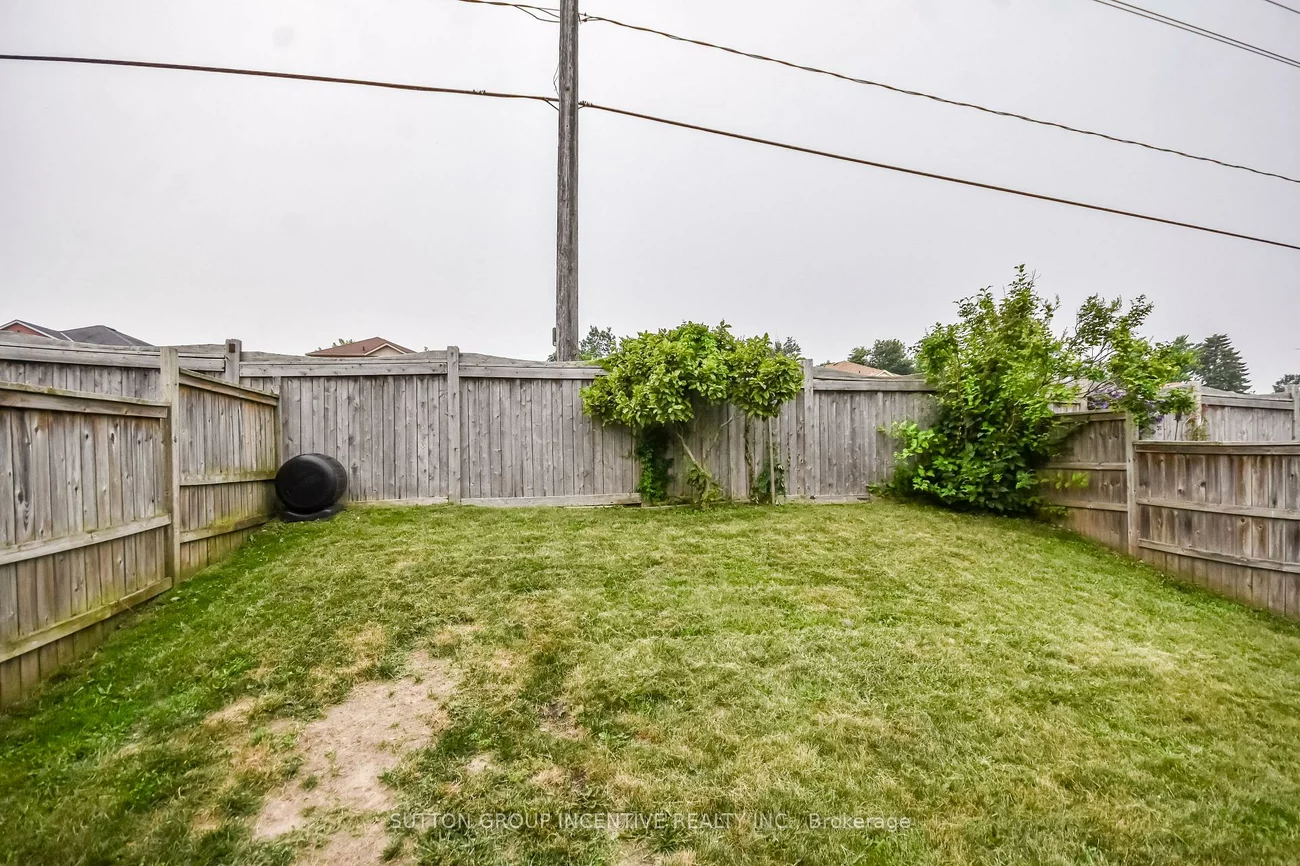 22, Peregrine, Little Lake, Barrie