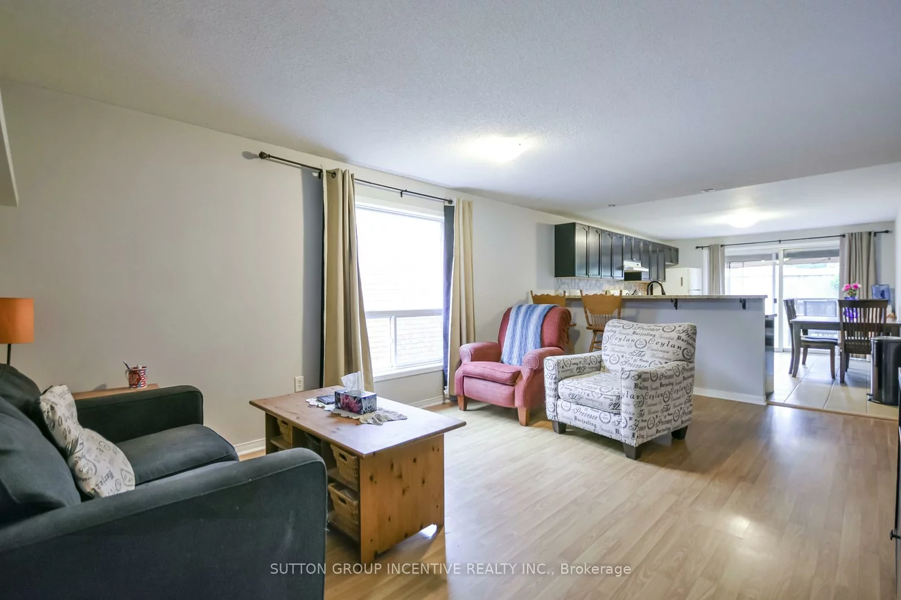 22, Peregrine, Little Lake, Barrie