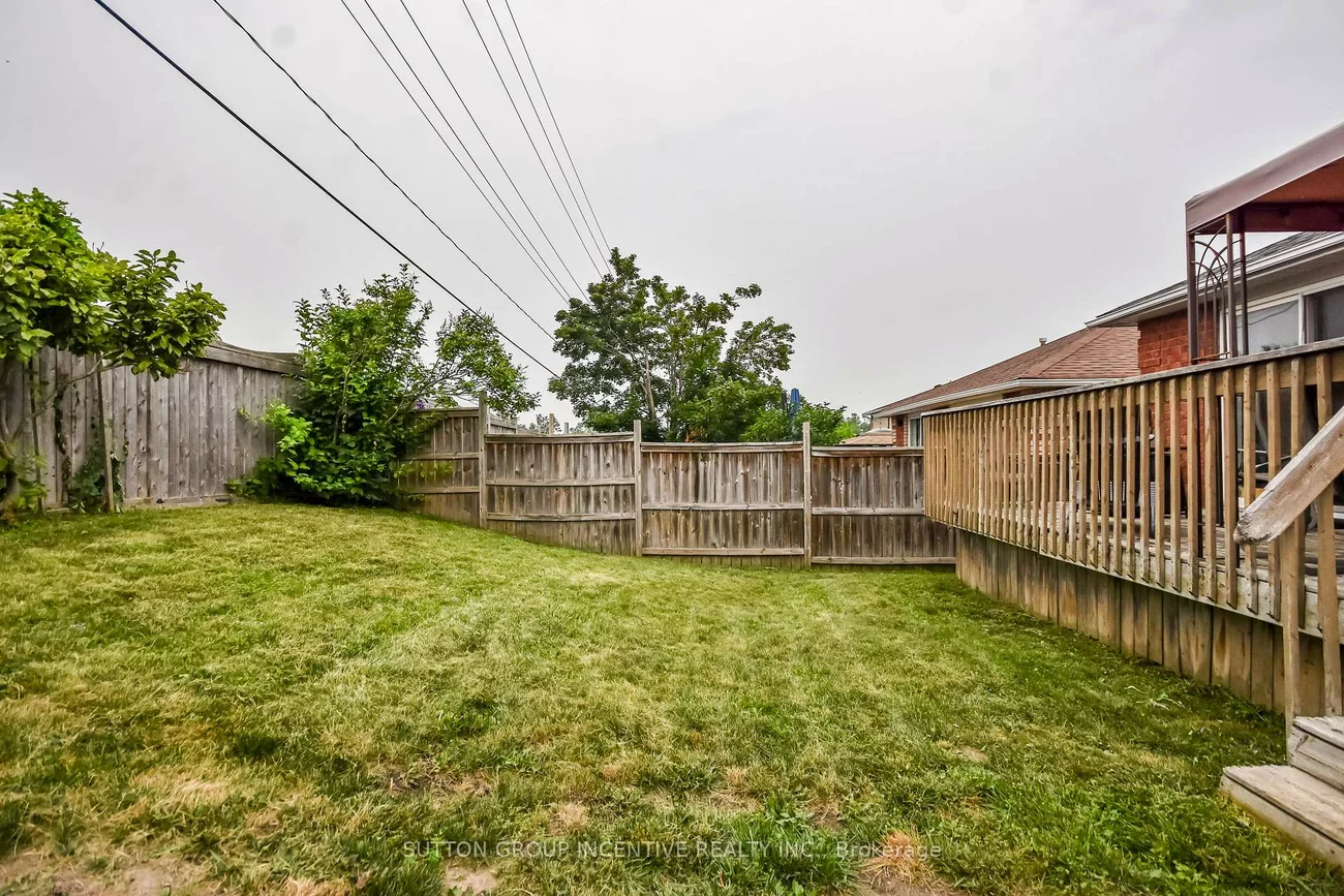 22, Peregrine, Little Lake, Barrie