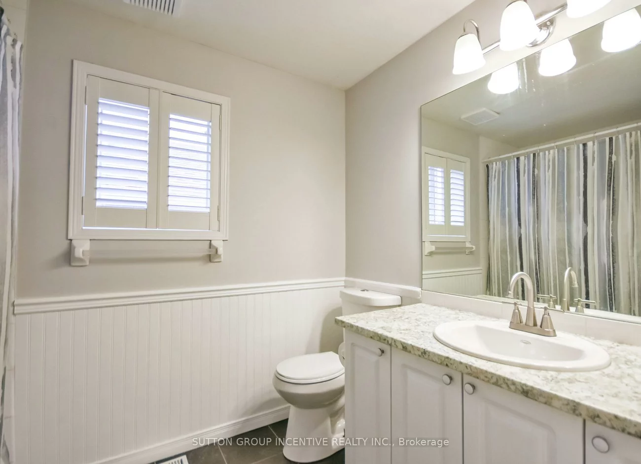 22, Peregrine, Little Lake, Barrie