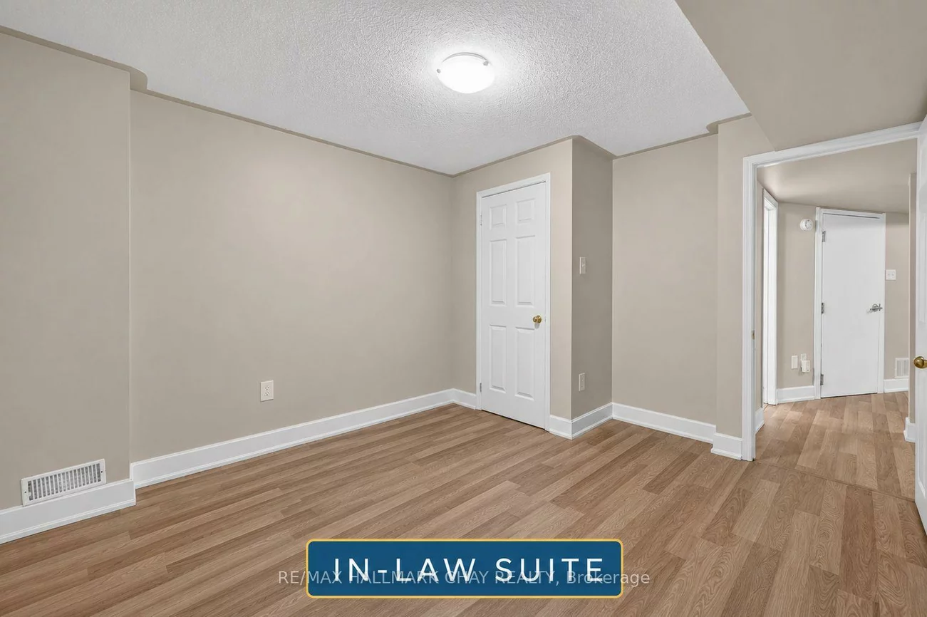 39, Hanmer, East Bayfield, Barrie