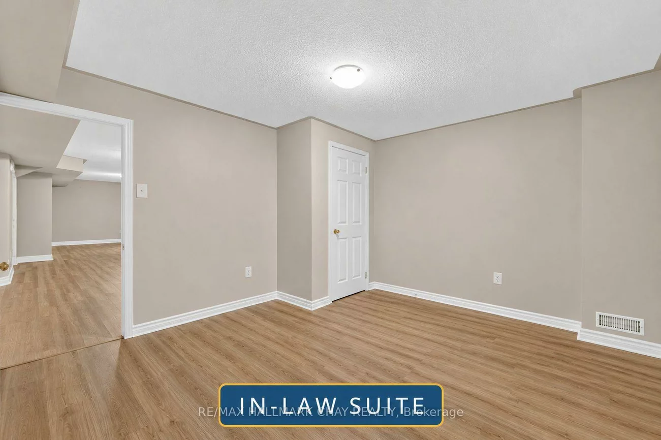 39, Hanmer, East Bayfield, Barrie