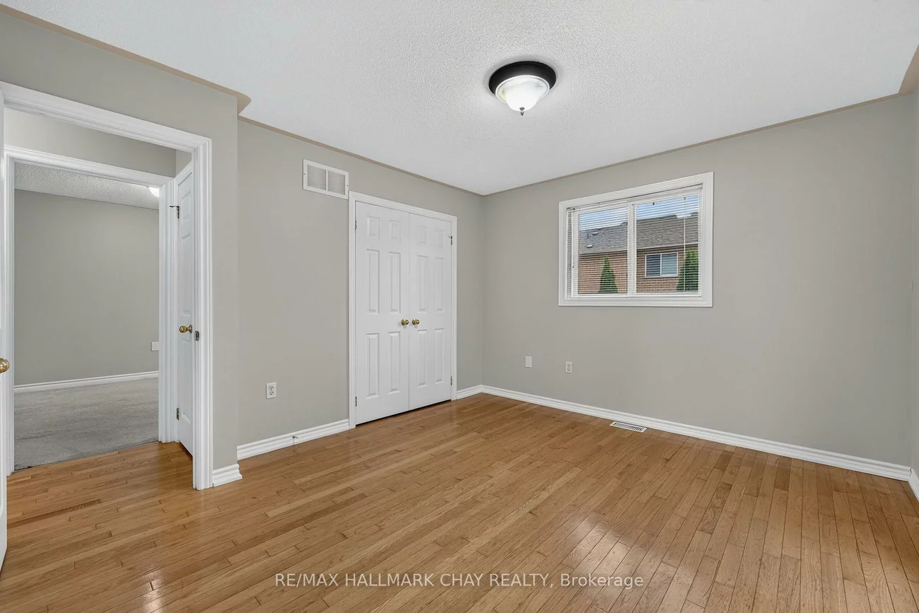 39, Hanmer, East Bayfield, Barrie