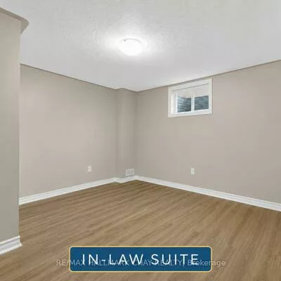 39, Hanmer, East Bayfield, Barrie