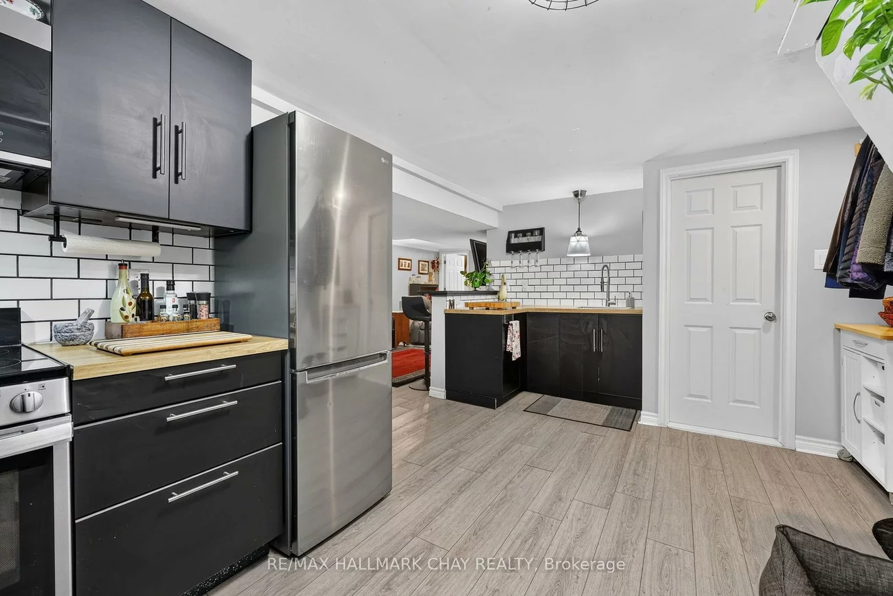 9, Melrose, Codrington, Barrie
