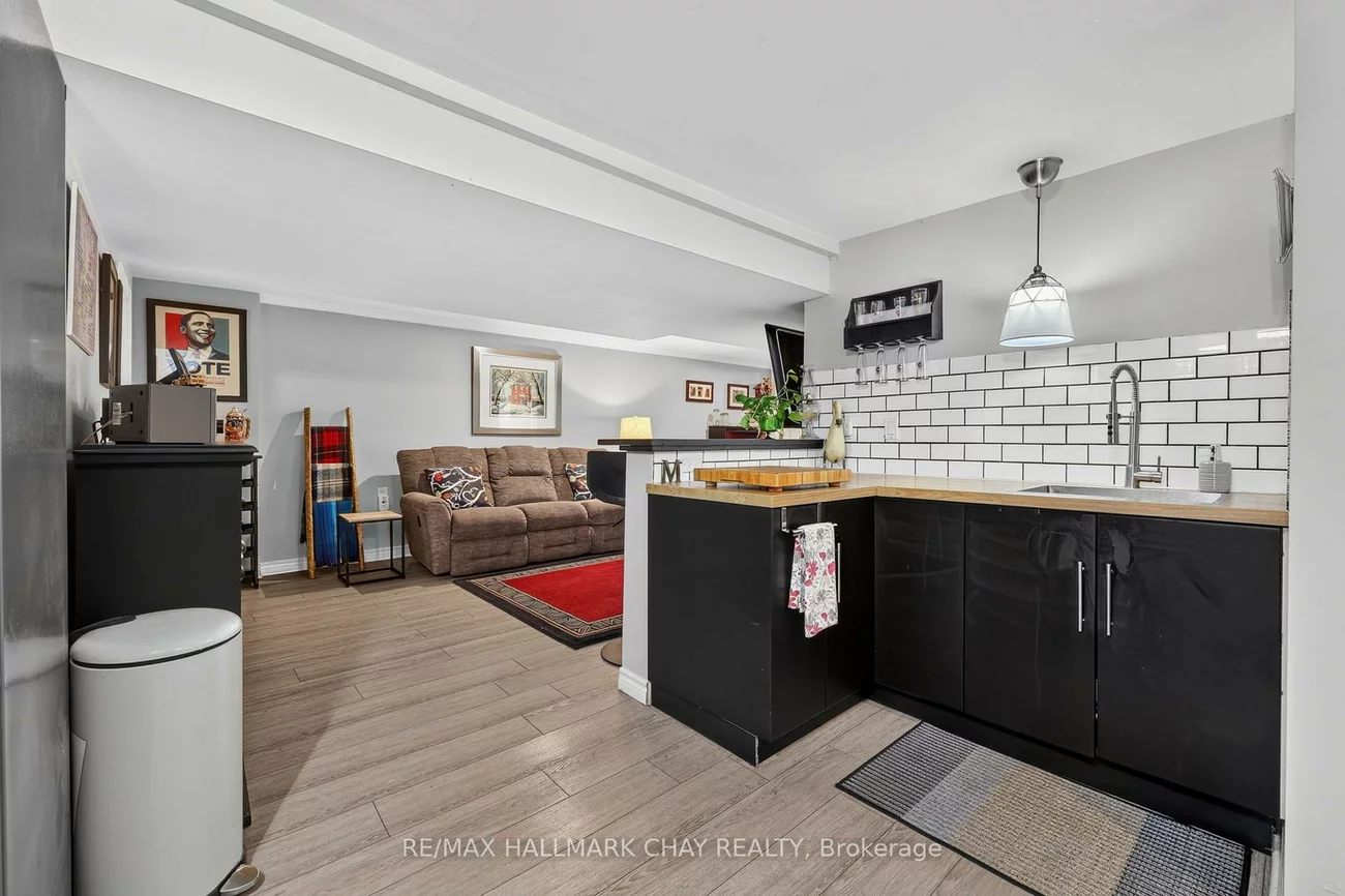 9, Melrose, Codrington, Barrie
