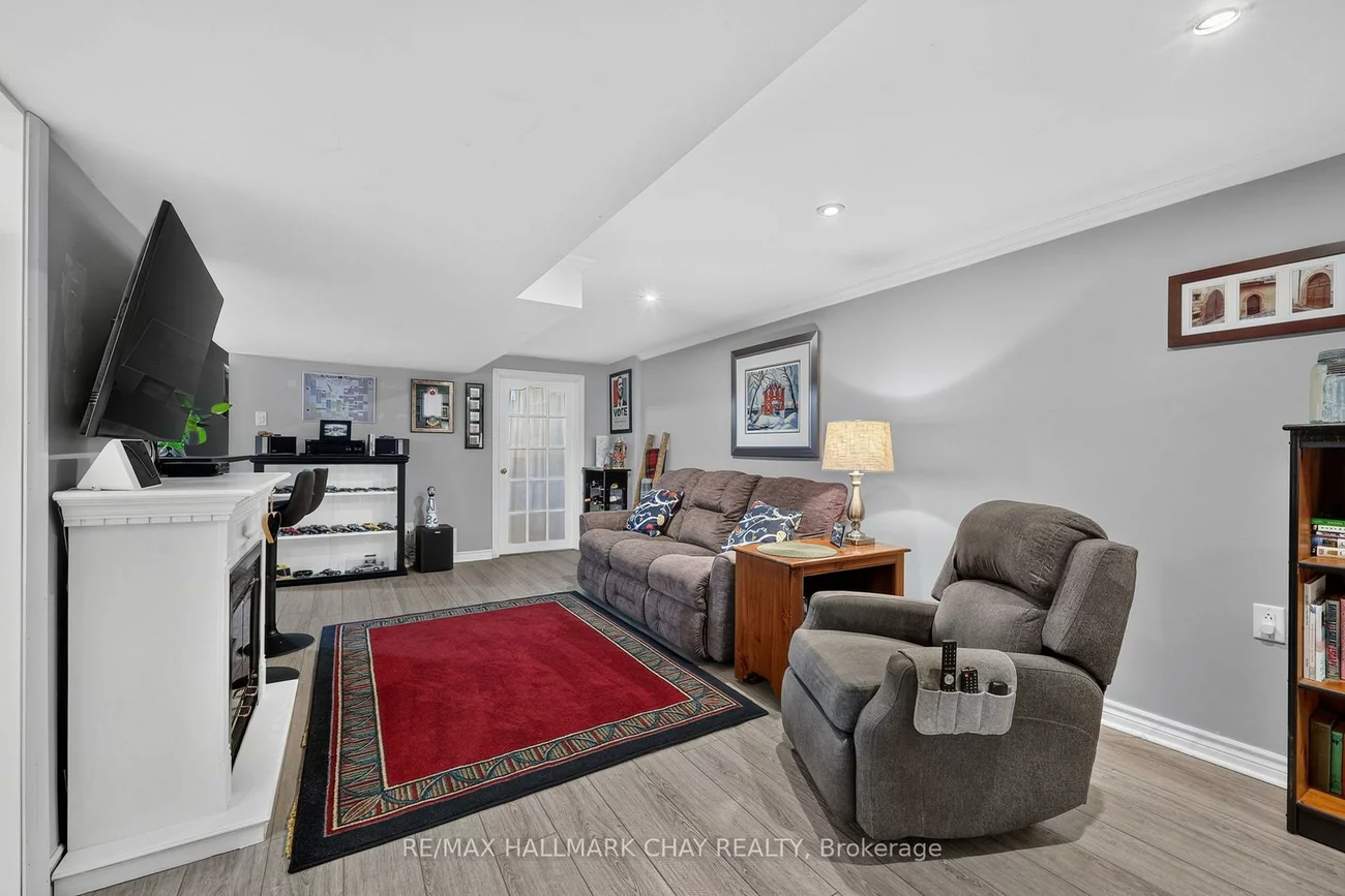 9, Melrose, Codrington, Barrie