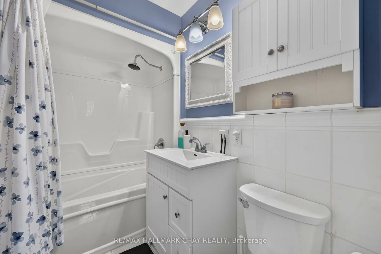 9, Melrose, Codrington, Barrie