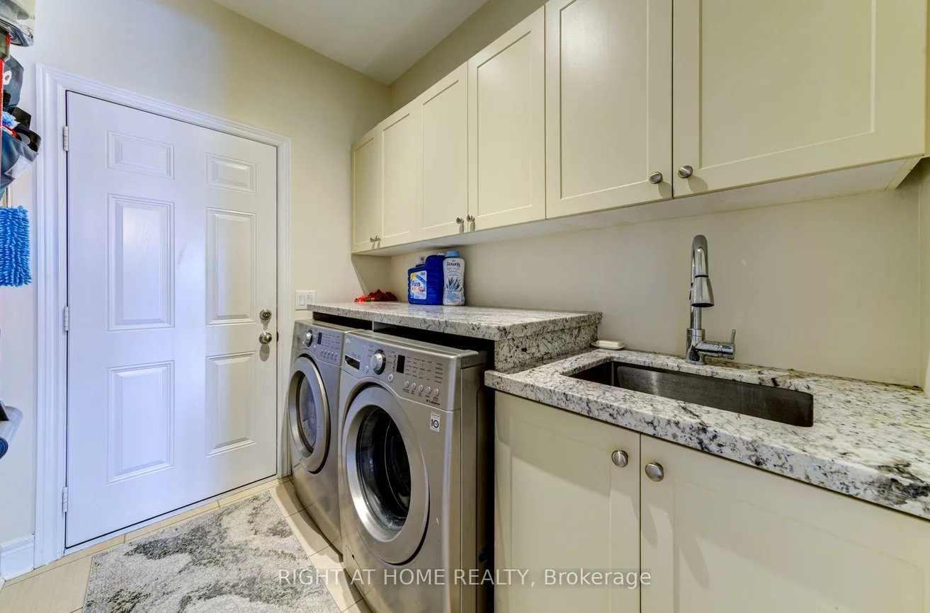 74, Royal Park, Bayshore, Barrie