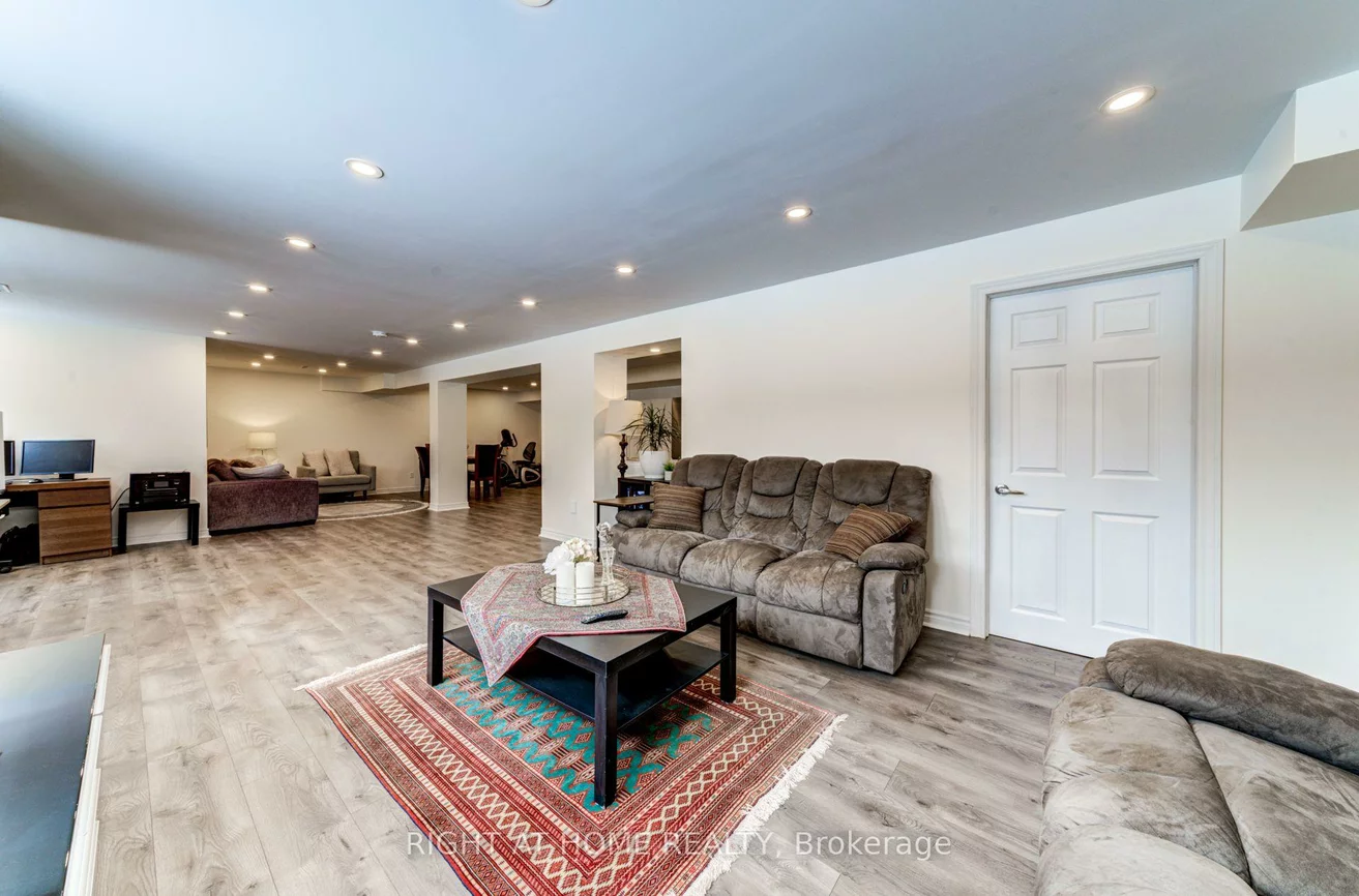 74, Royal Park, Bayshore, Barrie