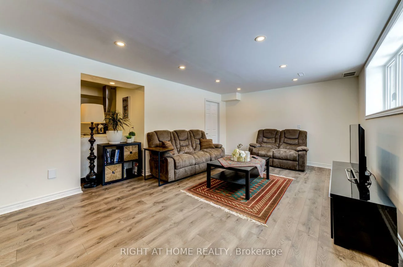 74, Royal Park, Bayshore, Barrie