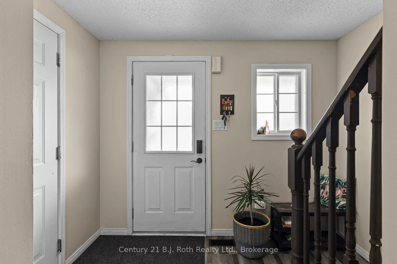 33, Courtney, Painswick South, Barrie