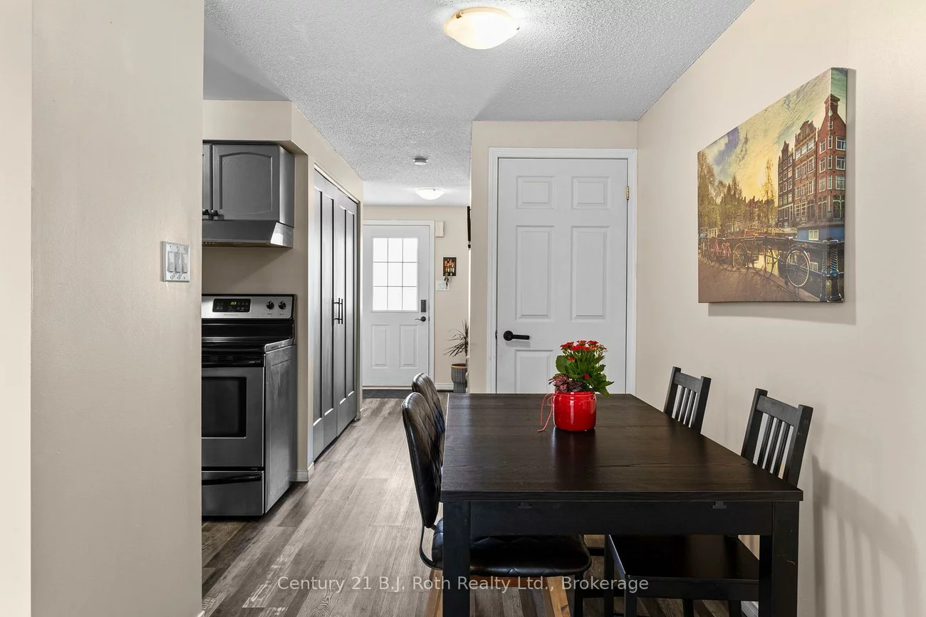 33, Courtney, Painswick South, Barrie