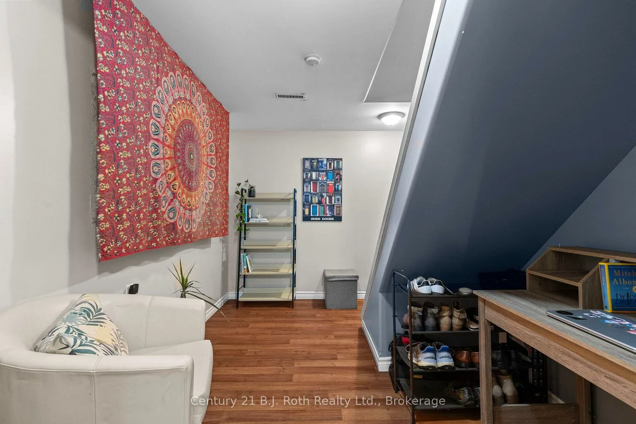 33, Courtney, Painswick South, Barrie