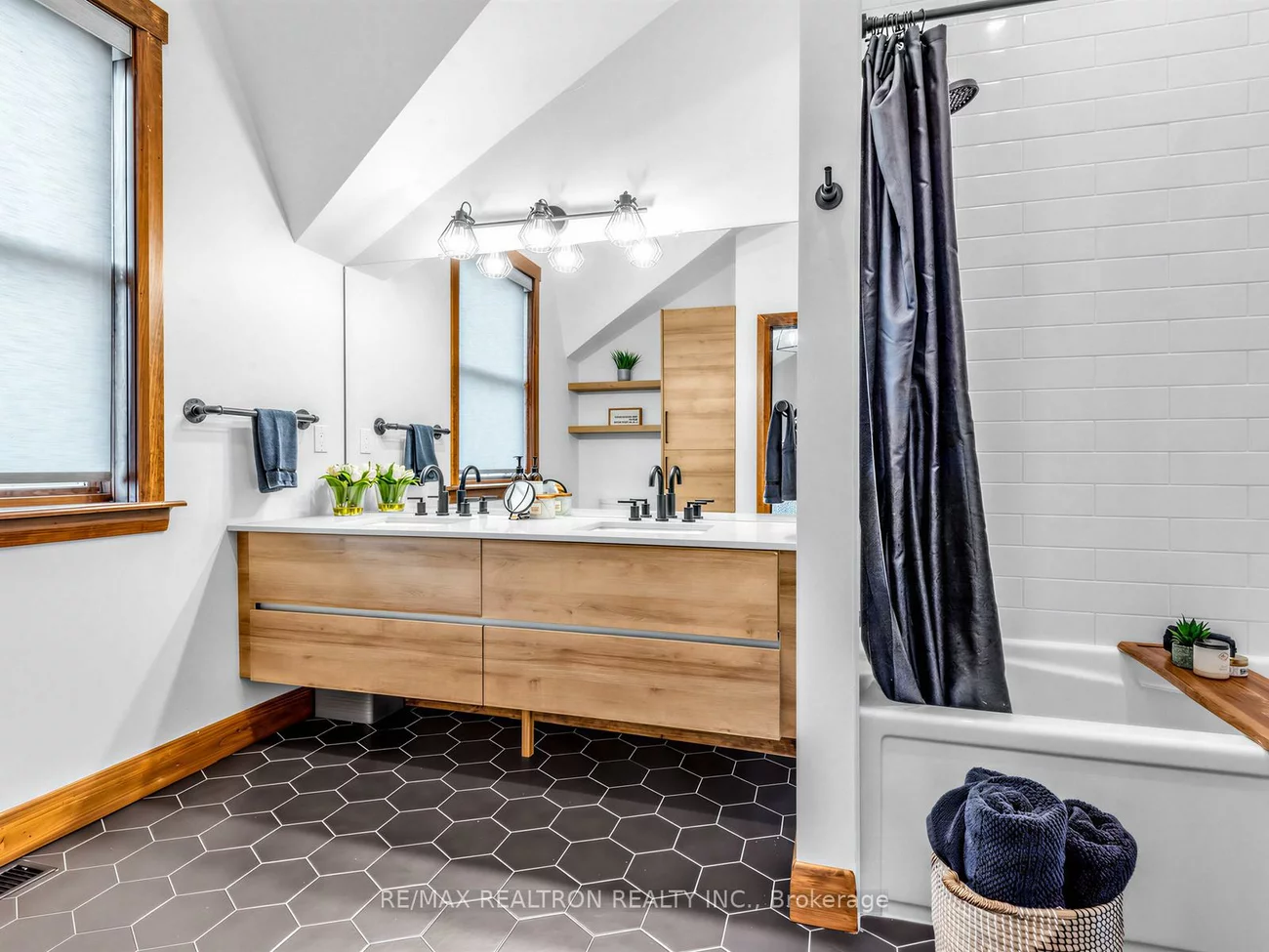 49, Gray, South Shore, Barrie